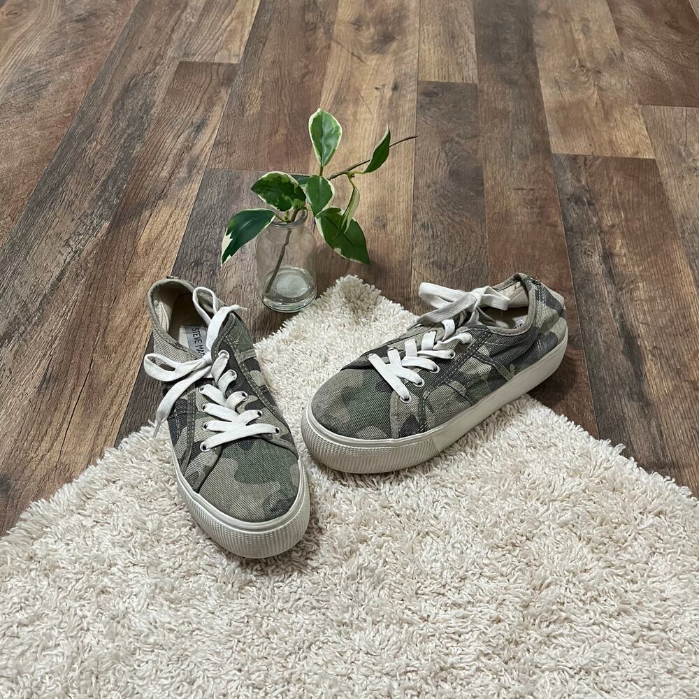 Steve Madden Size 7 M Camo Emmi Platform Lace Up Canvas Grunge Sneakers Shoes